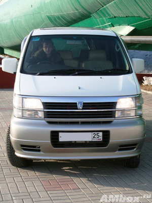 Обзор Nissan Elgrand 2000
